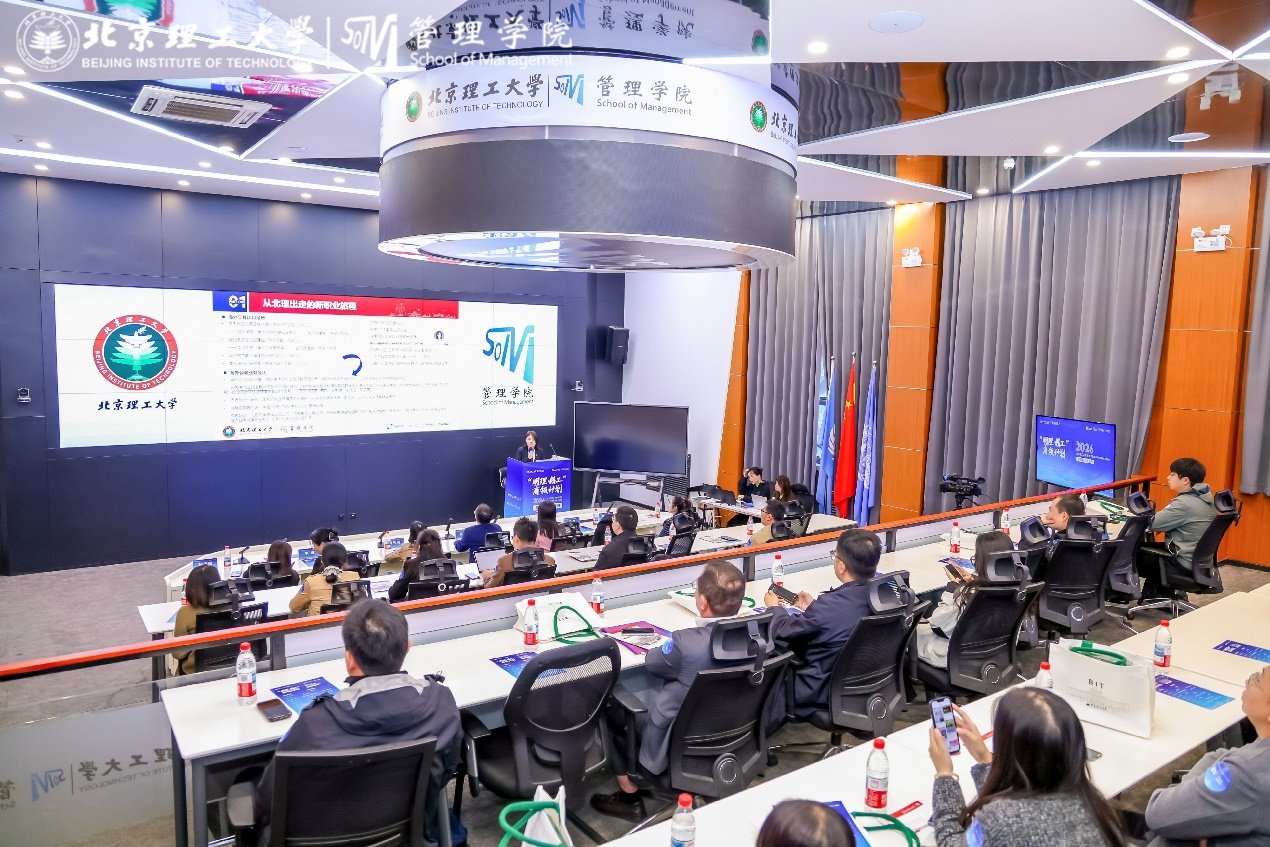 为考生们提供了一场精彩纷呈的学术与思
